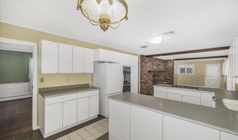 11 Strawberry Hill Rd, Bedford, NH 03110