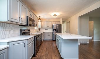 1768 Celeste Cir, Austintown, OH 44511