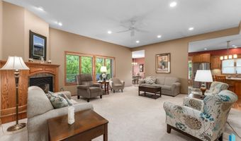 608 N Riverwood Cir, Brandon, SD 57005