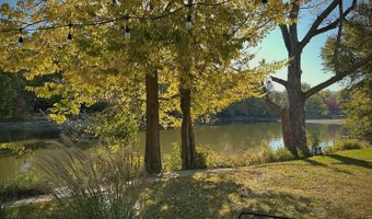 17 Willow St, Algonquin, IL 60102