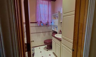 33 E 19th St, Bayonne, NJ 07002