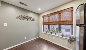 1020 N STAFFORD St 311, Arlington, VA 22201