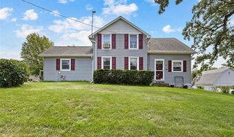 701 E 1st St, Anamosa, IA 52205