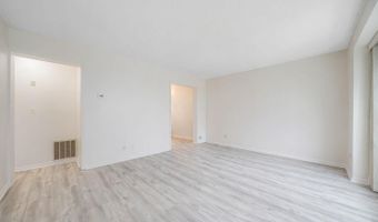 190 Merrick Rd 35, Amityville, NY 11701