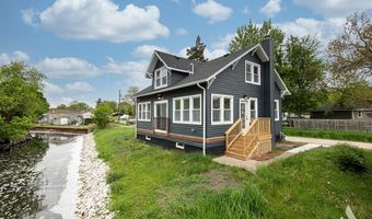 26415 W Beach St, Antioch, IL 60002