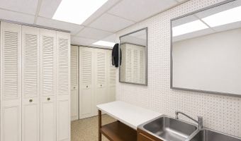 917 W Army Trail Blvd, Addison, IL 60101