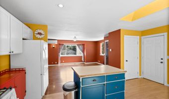 2320 NE Wells Acres Rd, Bend, OR 97701