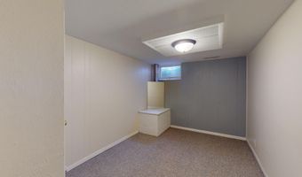 721 Meadow Pl, Ames, IA 50010