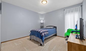 1307 Walker Ct, Auburn, IN 46706