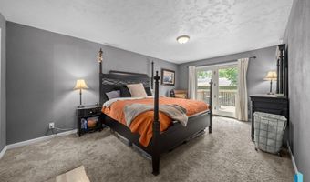 205 S 1st Ave, Brandon, SD 57005