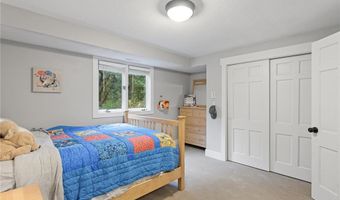39 Evergreen Rd, Dellwood, MN 55110