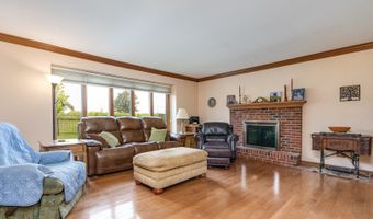 420 Fairway View Dr, Algonquin, IL 60102