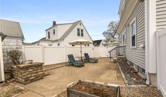 381 Auburn St, Cranston, RI 02910