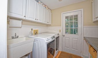 10 Birch Hill Rd, Albany, NY 12211
