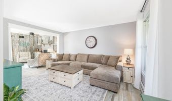 8 E Gate Dr, Alloway, NJ 07418