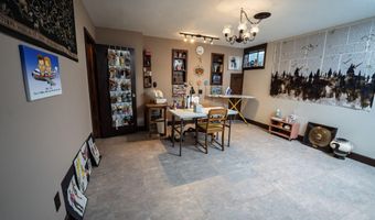 24352 State Highway Ee, Aurora, MO 65605