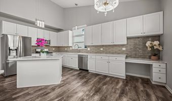 2317 Barrett Dr, Algonquin, IL 60102