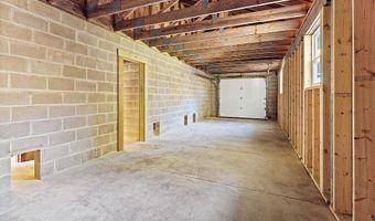 472 Dunn Rd, Belgrade, ME 04917