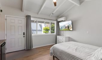 5633 Kanau St, Honolulu, HI 96821
