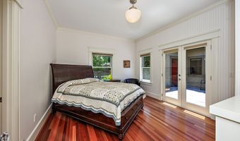586 B St, Ashland, OR 97520