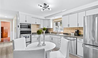 28 Alton Ave, Cumberland, RI 02864