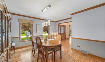 14 Hampton Ct, Algonquin, IL 60102