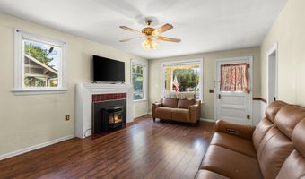 344 S 3RD St, Athena, OR 97813
