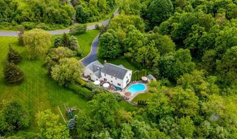 12 Fawn Ridge Dr, Brookfield, CT 06804