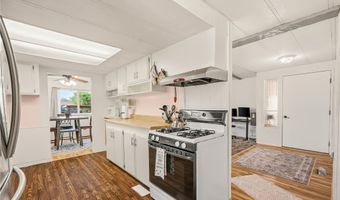 976 Holly St, Bullhead City, AZ 86442