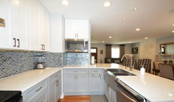 6317 EVERGLADES Dr, Alexandria, VA 22312