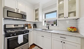 123 Park Ave B3, Amityville, NY 11701