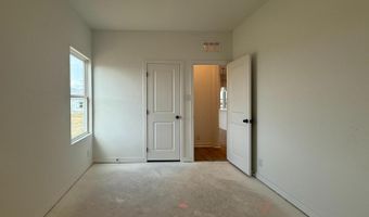120 Peeps Ct, Adkins, TX 78101