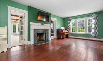 60 White Pkwy, North Smithfield, RI 02896
