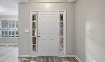 1027 Regency Dr, Acworth, GA 30102