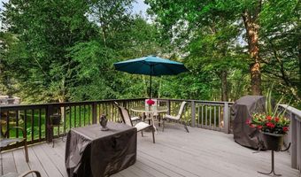 84 Country Hill Ln, North Kingstown, RI 02852
