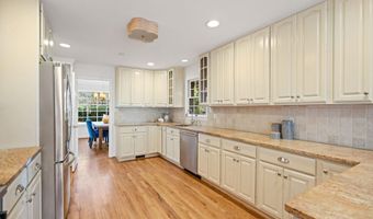 5621 HUNTINGTON Pkwy, Bethesda, MD 20814