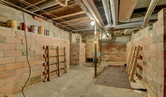 910 2nd Ave, Armstrong, IA 50514