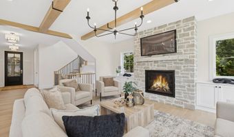 227 S Mitchell Ave, Arlington Heights, IL 60005
