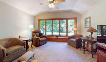 3840 CHAPEL HILL Dr, Erie, PA 16506