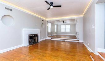 8910 Gravois Rd, Affton, MO 63123
