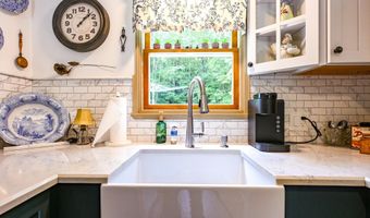 852 Pequawket Trl, Baldwin, ME 04091