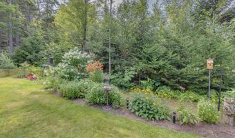 101 Loft Cir, Campton, NH 03223