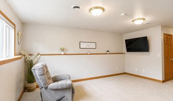 705 SW 13th Ave, Aberdeen, SD 57401