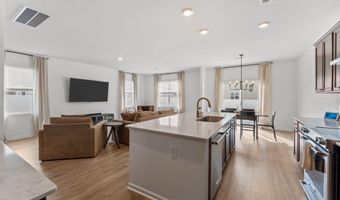 51 Walkabout Dr, Aberdeen, NC 28315