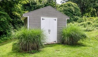21 Lillinonah Dr, Brookfield, CT 06804