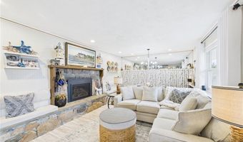 24 E Shore Rd, Narragansett, RI 02882