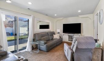 9976 N OAK Rd W, Cedar Hills, UT 84062