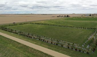 906 7th St NW, Bowman, ND 58623