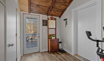 1612 W Glenville Rd, Amsterdam, NY 12010