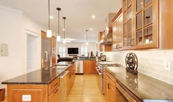 2807 1ST Rd N, Arlington, VA 22201